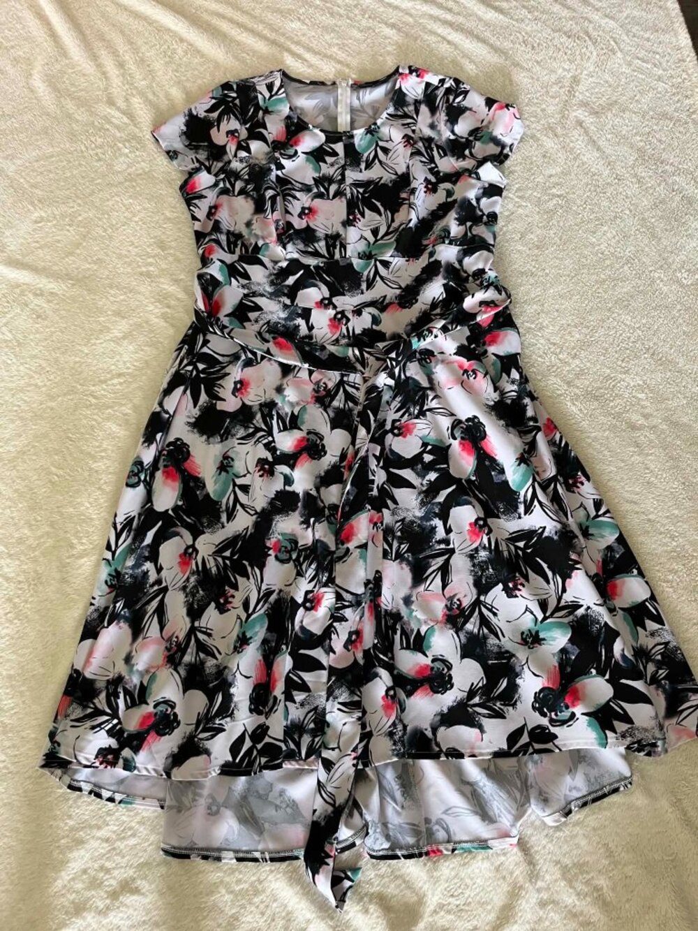 Lane Bryants Women's Dress Belted Waist Floral Print size 20